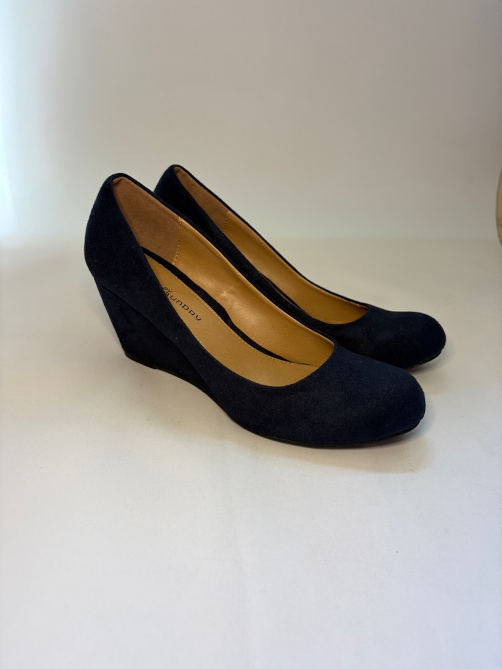 CL by Laundry Navy Blue Suede Wedge Pumps Size 8